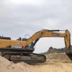 Excavadora de orugas Sany SY550, prácticamente nueva.