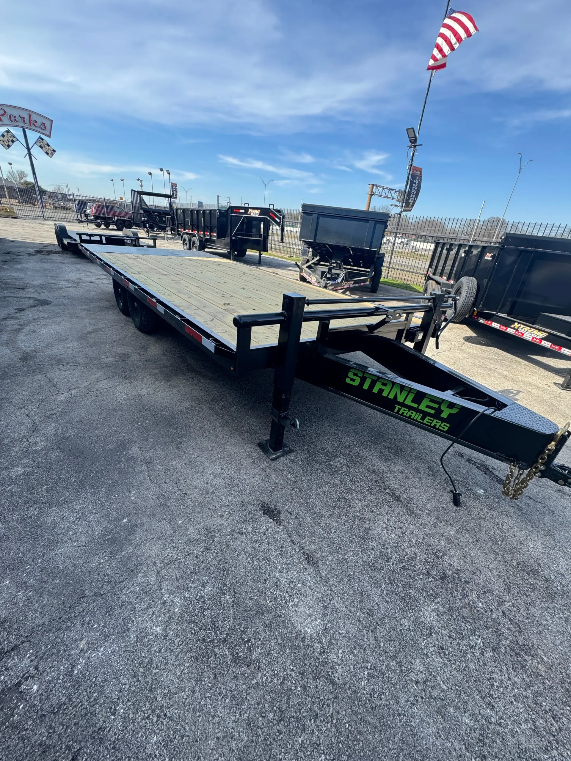 q1 Remolque de plataforma sobre ruedas (Deck Over) 102x20 de 14 000 lb | Remolques Stanley DECK OVER – Image 1