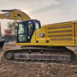 Excavadora Cat 336GC usada del año 2025 con pocas horas de uso, equipada con implementos nuevos.
